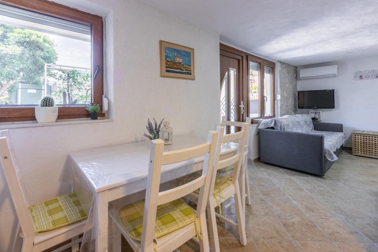 Apartments Kira Crikvenica Eksteriør billede