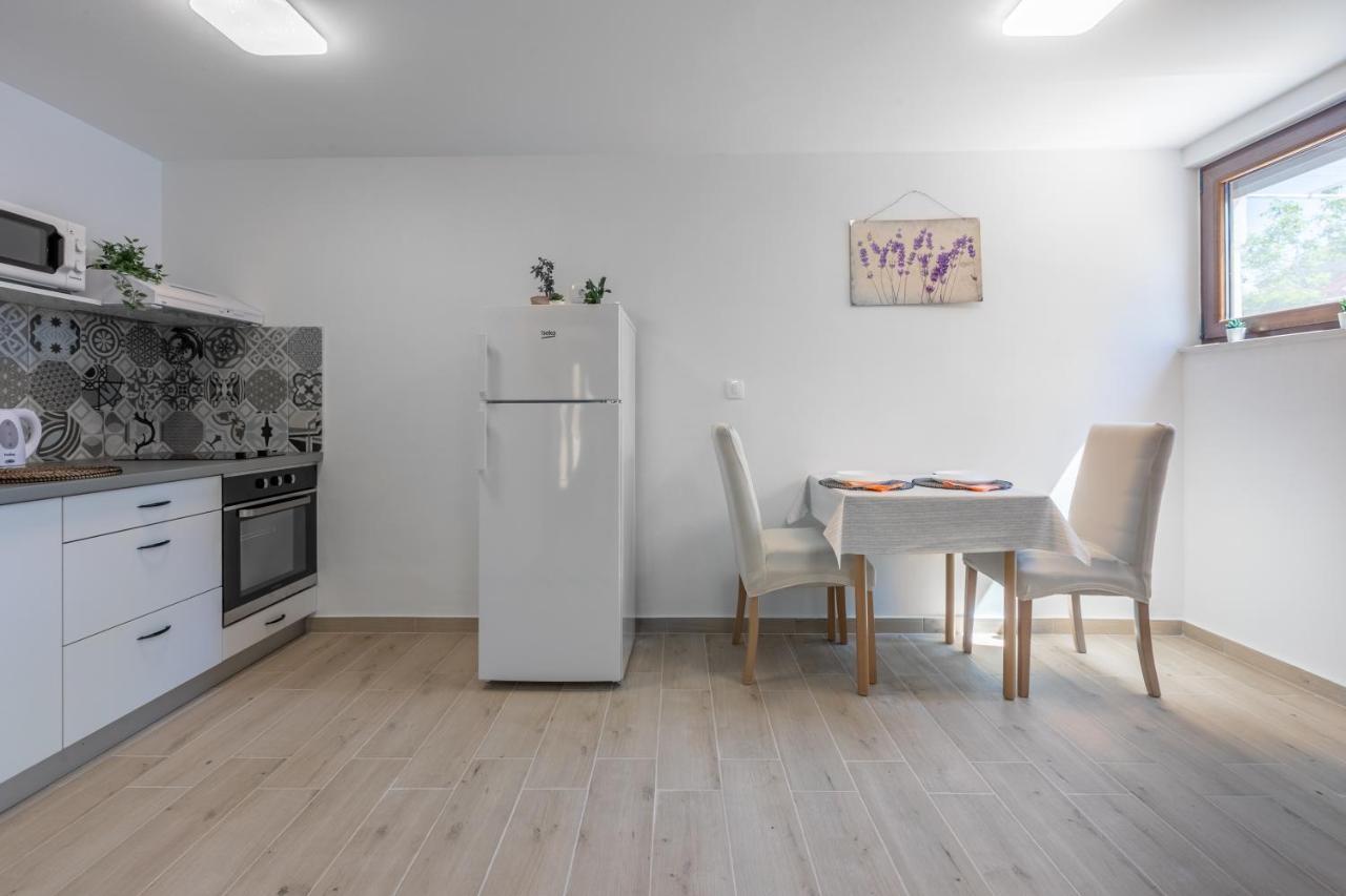 Apartments Kira Crikvenica Eksteriør billede