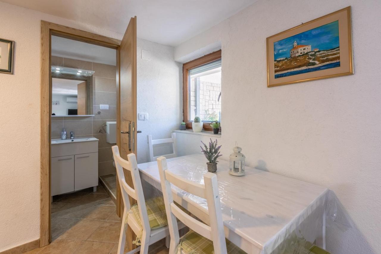 Apartments Kira Crikvenica Eksteriør billede